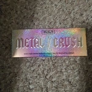Kat Von D Metal Crush Highlighter Palette